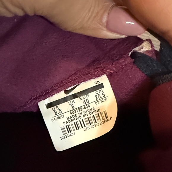 Nike Womans Sneakers - Burgundy and Black - Picture 2 of 6